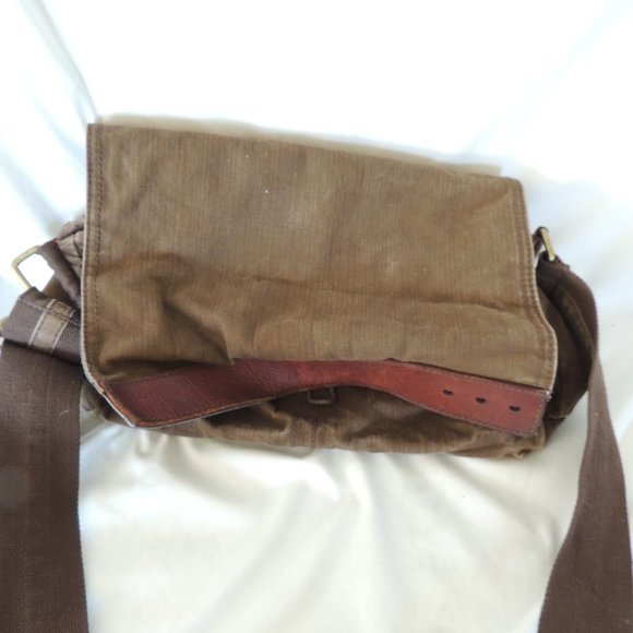 gap canvas messenger bag